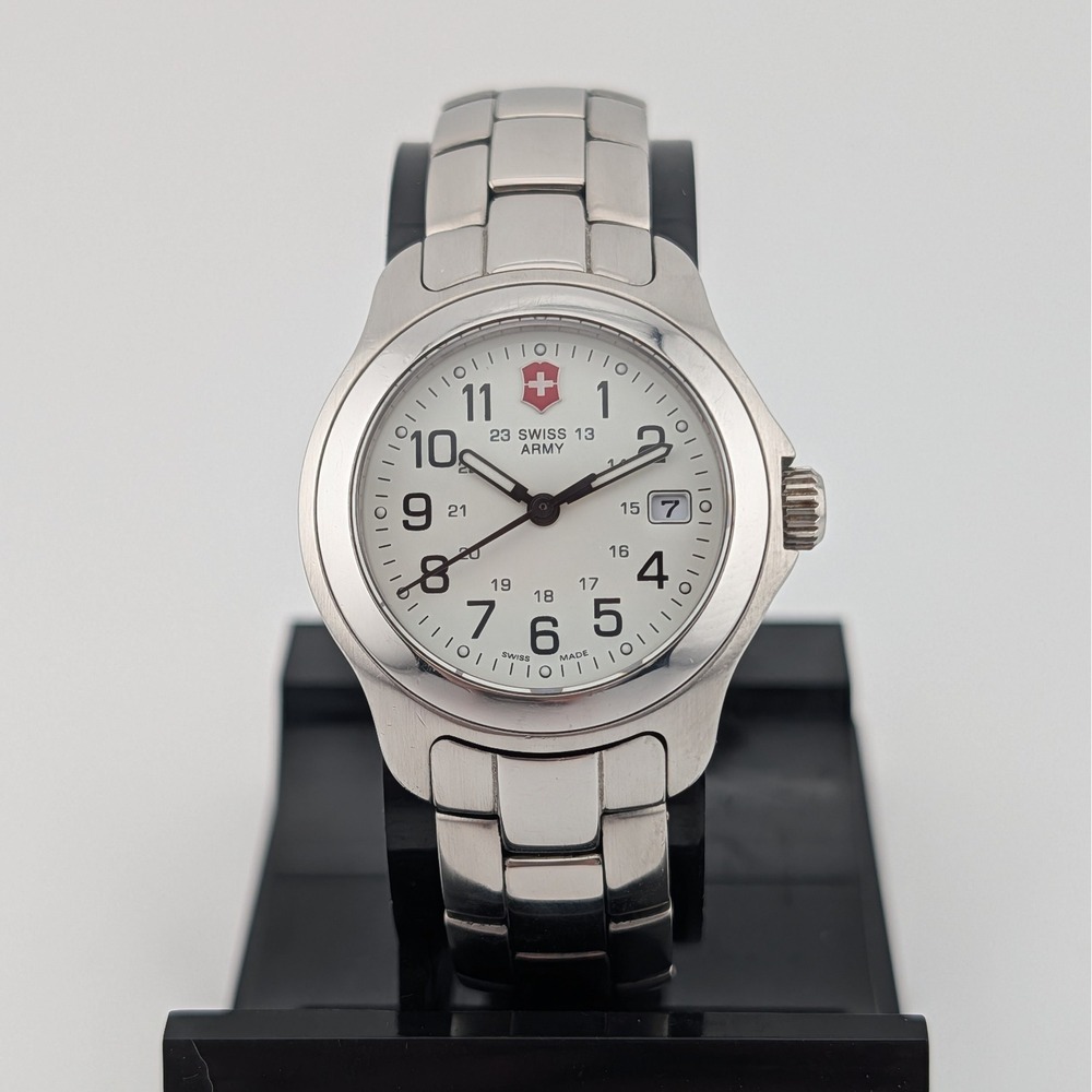 Victorinox Swiss Army Stainless Steel Sapphire Crystal Watch 30mm Lume